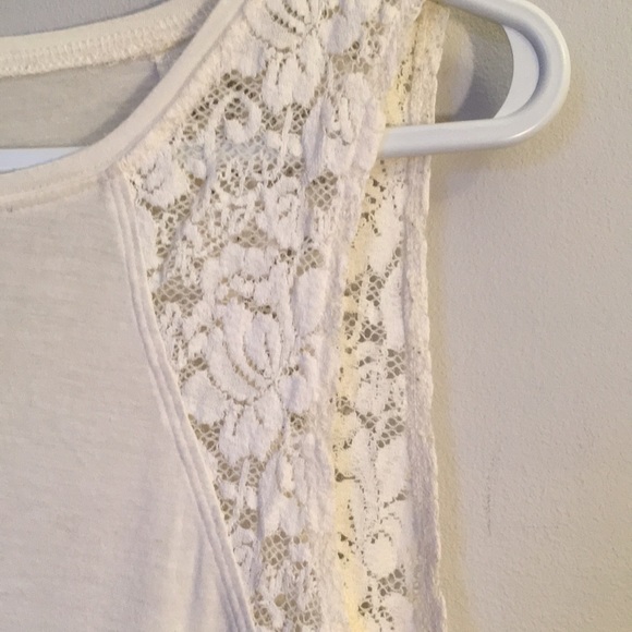 White Tank with lace shoulder. - Picture 2 of 2
